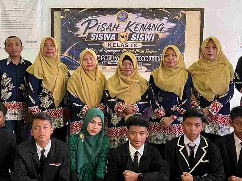 Pisah Kenang siswa Kelas IX